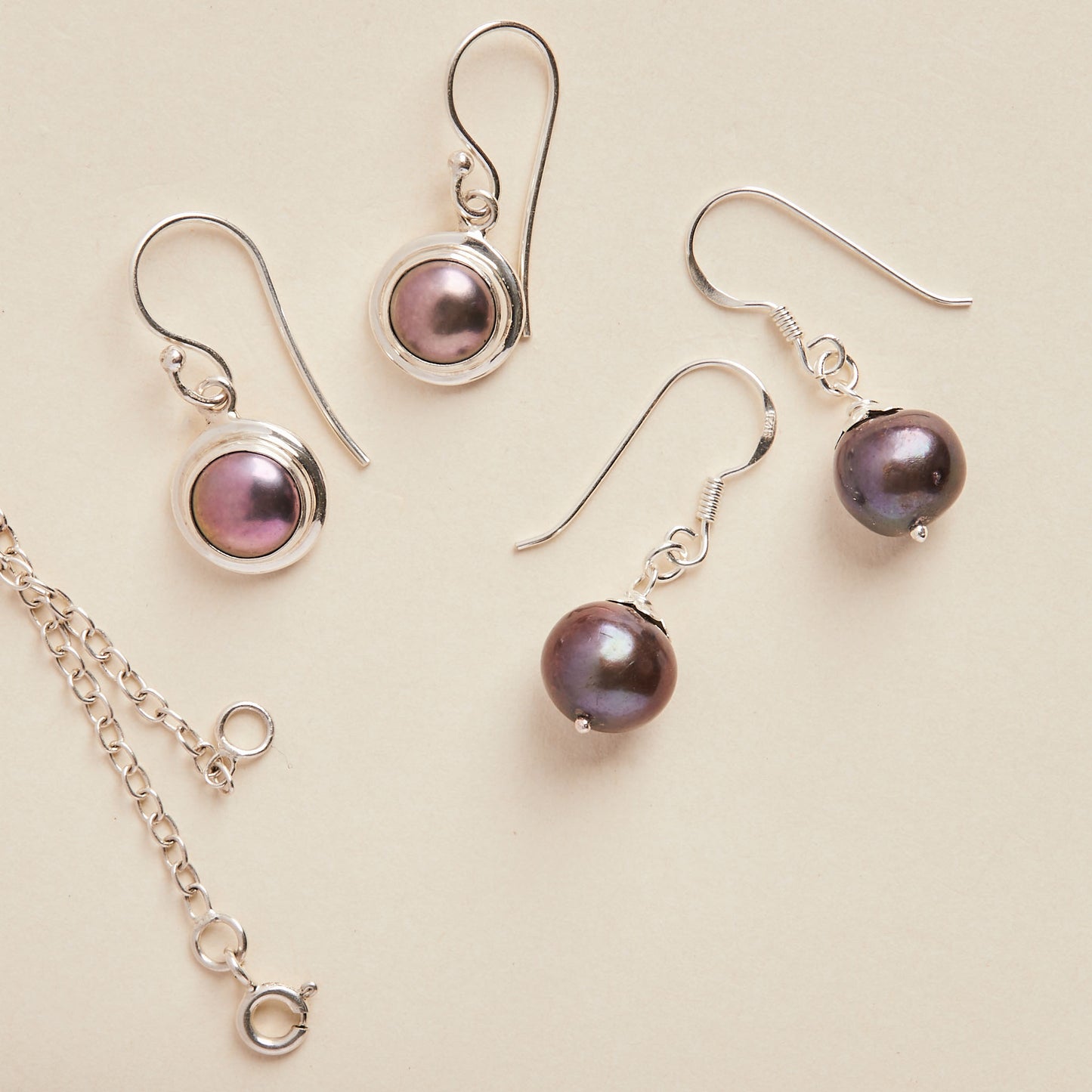 Fresh water Pearl Earrings (dark purple)