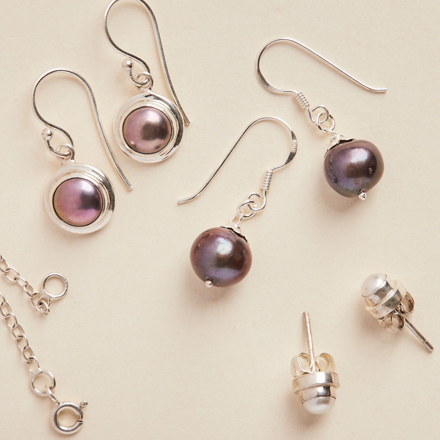 Fresh water Pearl Earrings (dark purple)