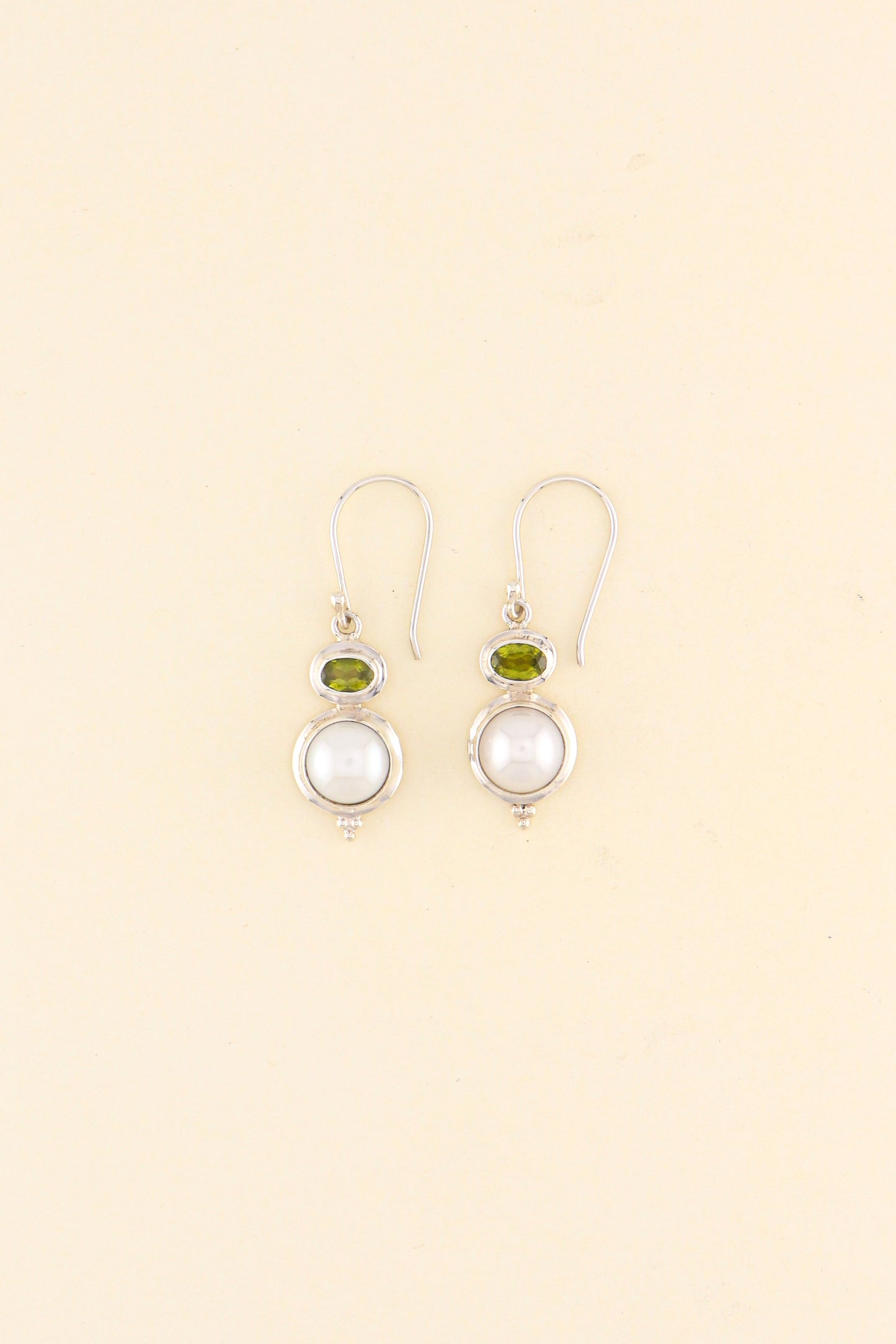 Freshwater Pearl and Peridot Earrings | PERIE11