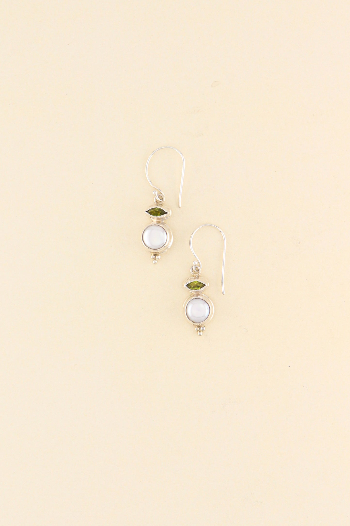 Freshwater Pearl and Peridot Earrings | PERIE19