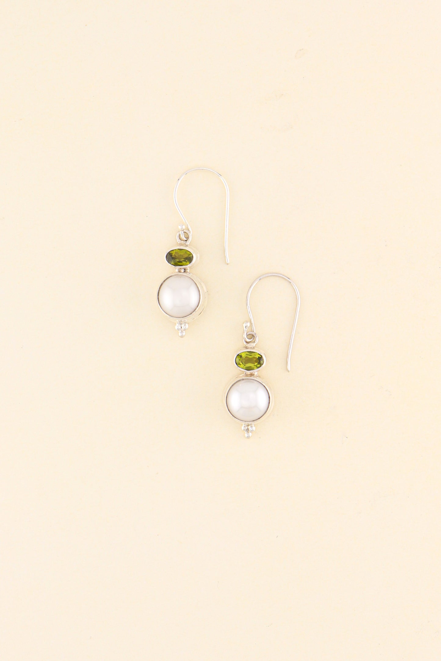 Freshwater Pearl and Peridot Earrings | PERIE11
