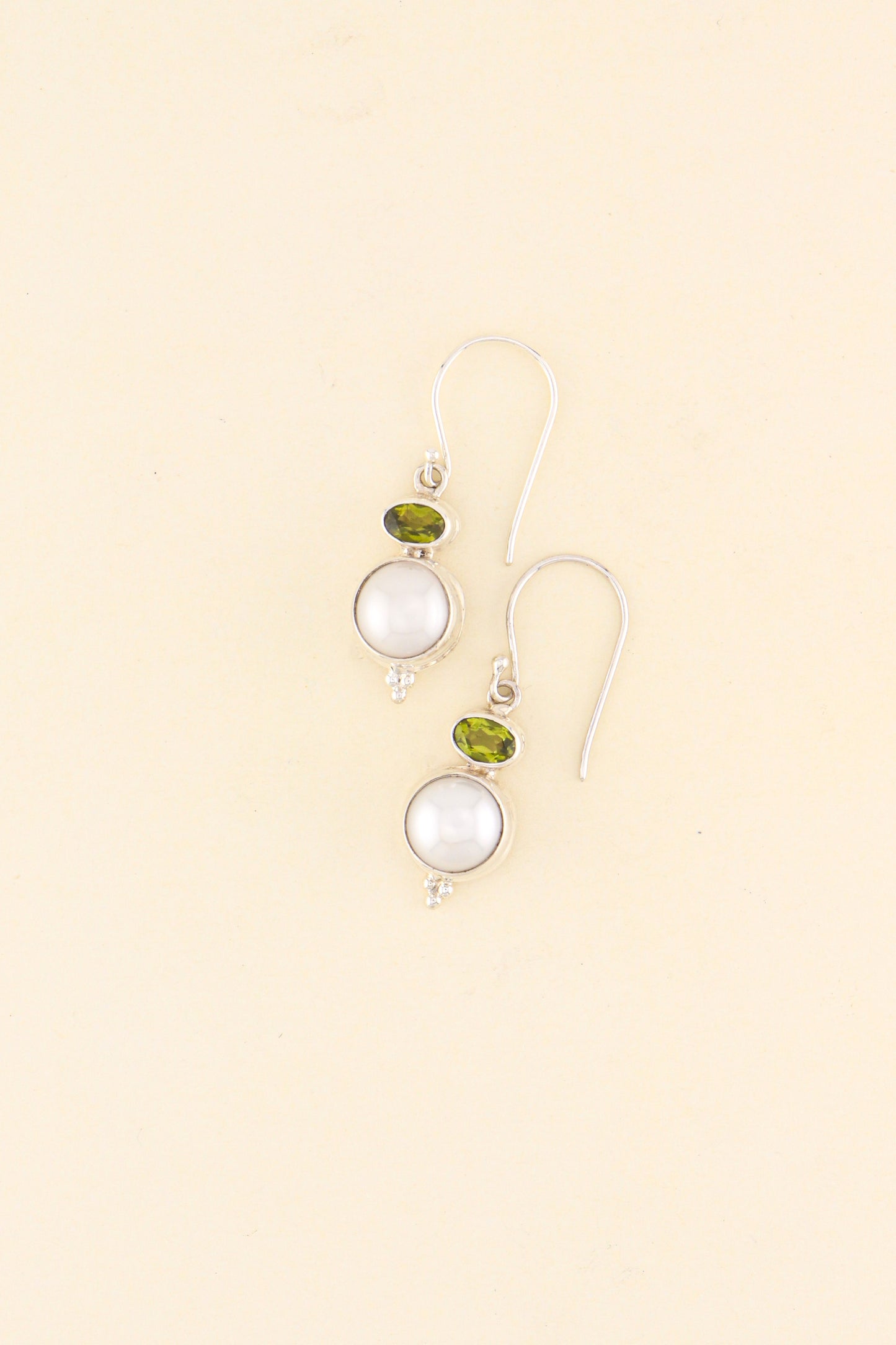 Freshwater Pearl and Peridot Earrings | PERIE11
