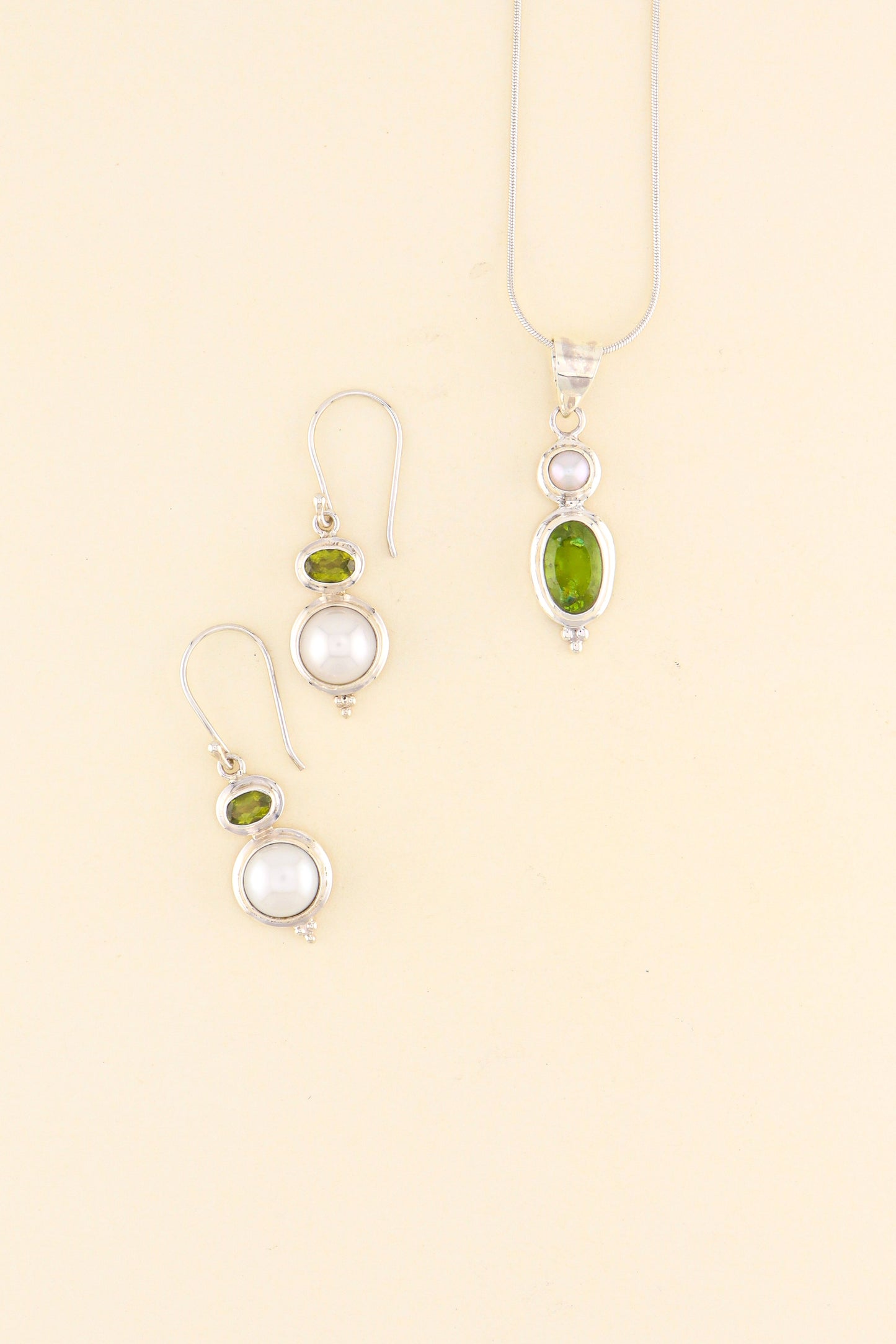 Freshwater Pearl and Peridot Earrings | PERIE11