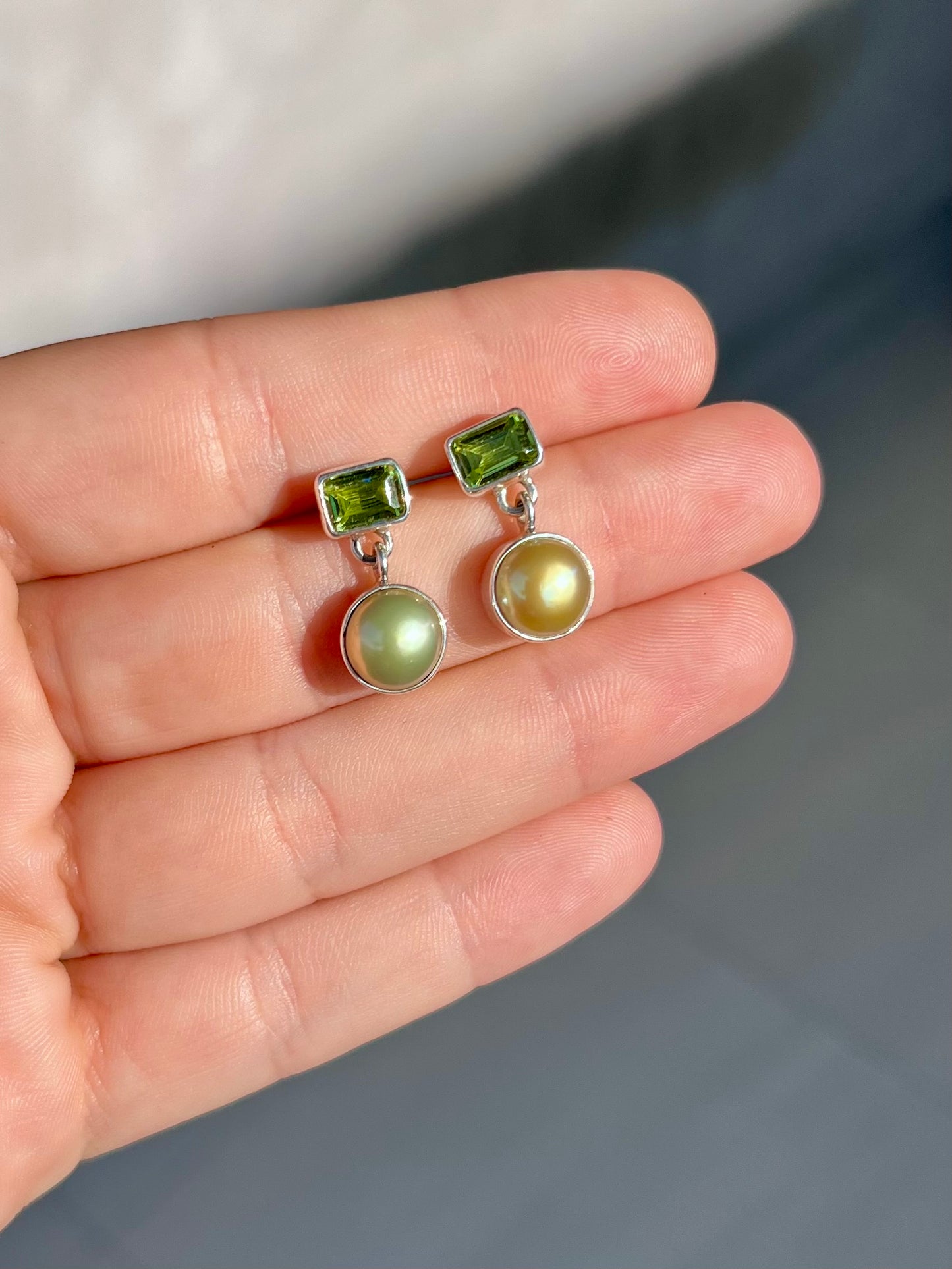 Freshwater Pearl and Peridot Stud Earrings | PRLPS
