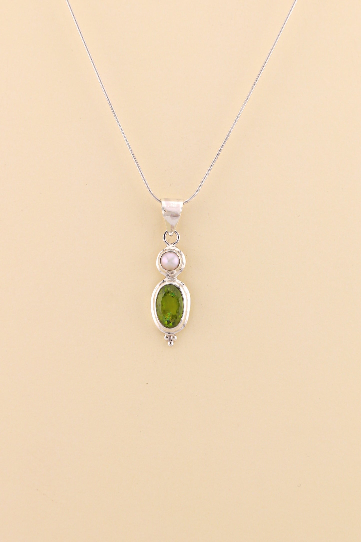 Peridot and Fresh Water Pear Pendant | PERIPM1