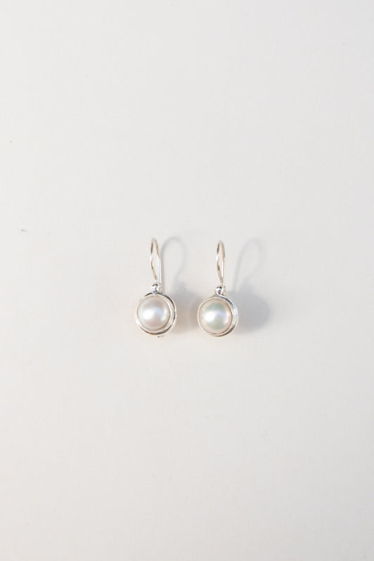 Fresh water Pearl Earrings (fixed hook)