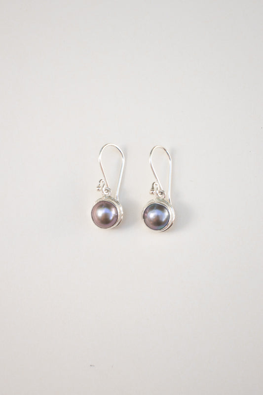 Fresh water Pearl Earrings (blue/purple)