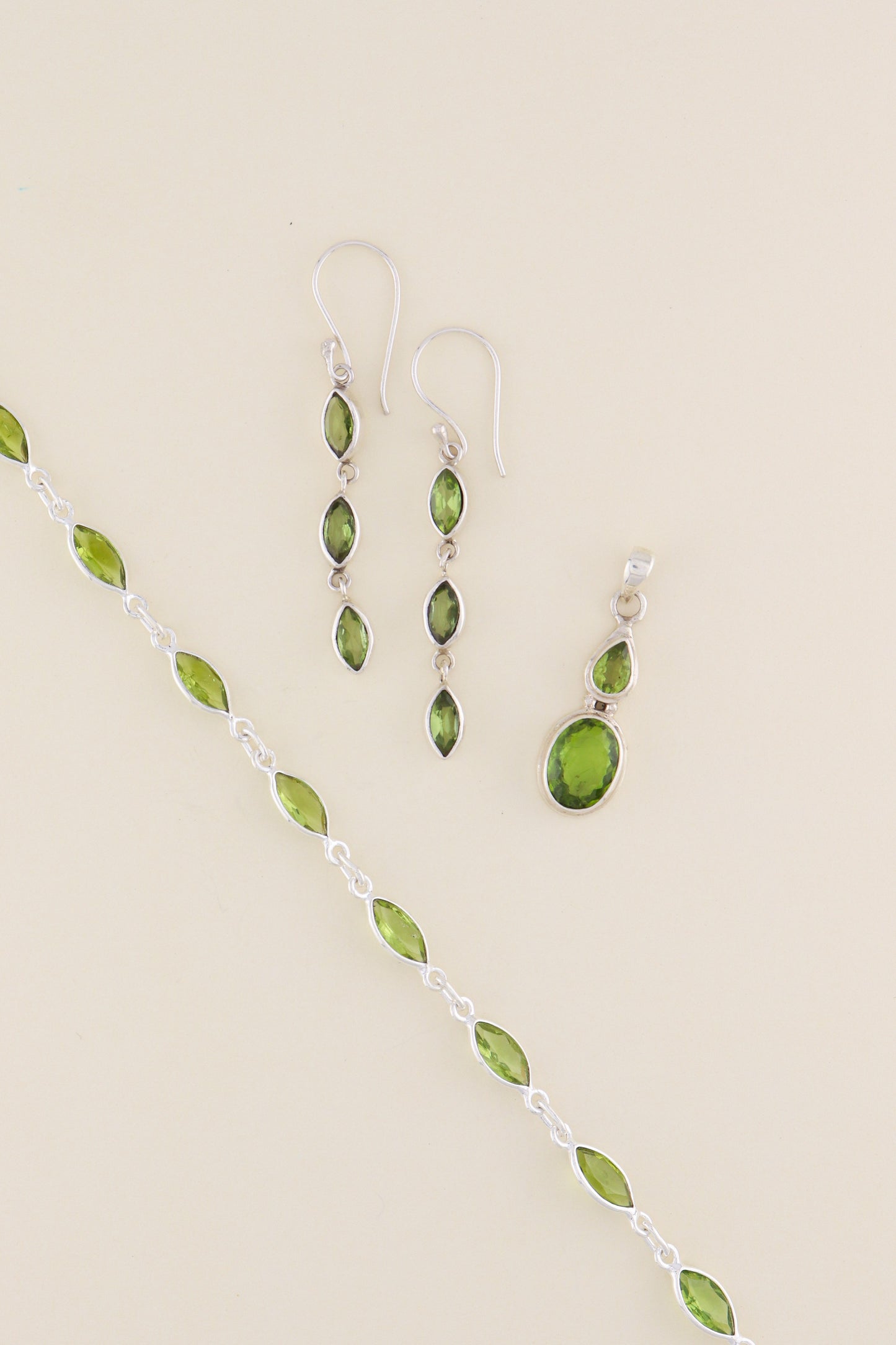 Peridot Earrings | PERIE3