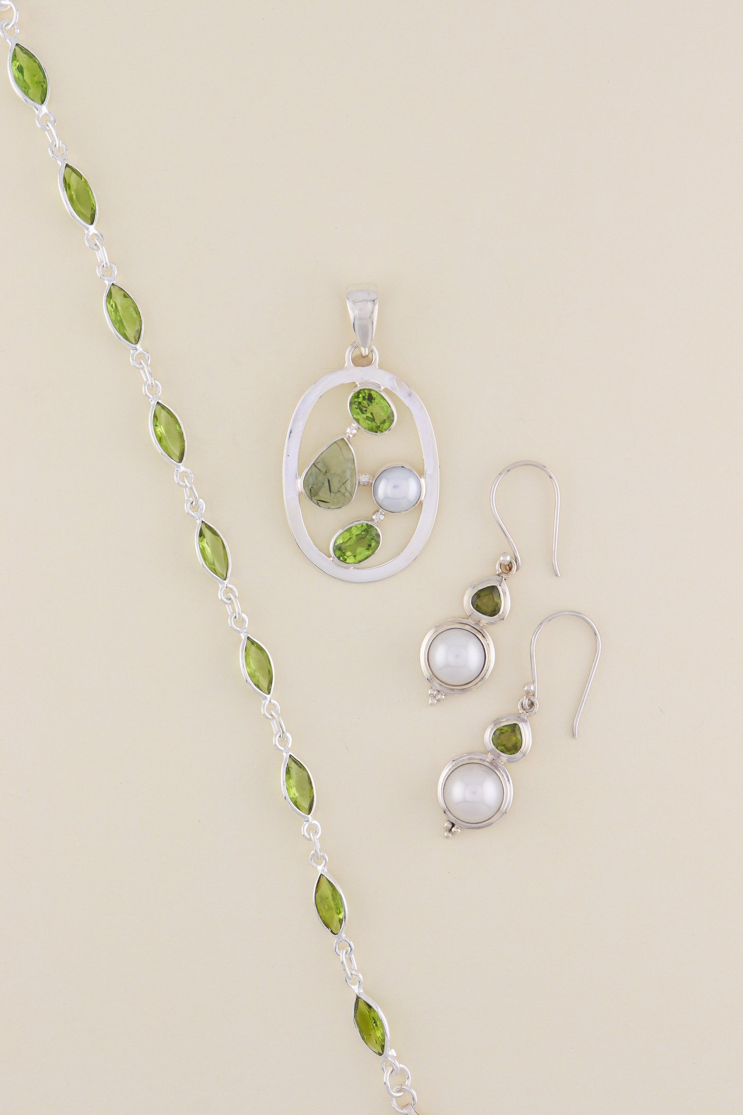 Peridot, Prehnite and Fresh Water Pear Pendant | PERIPM2