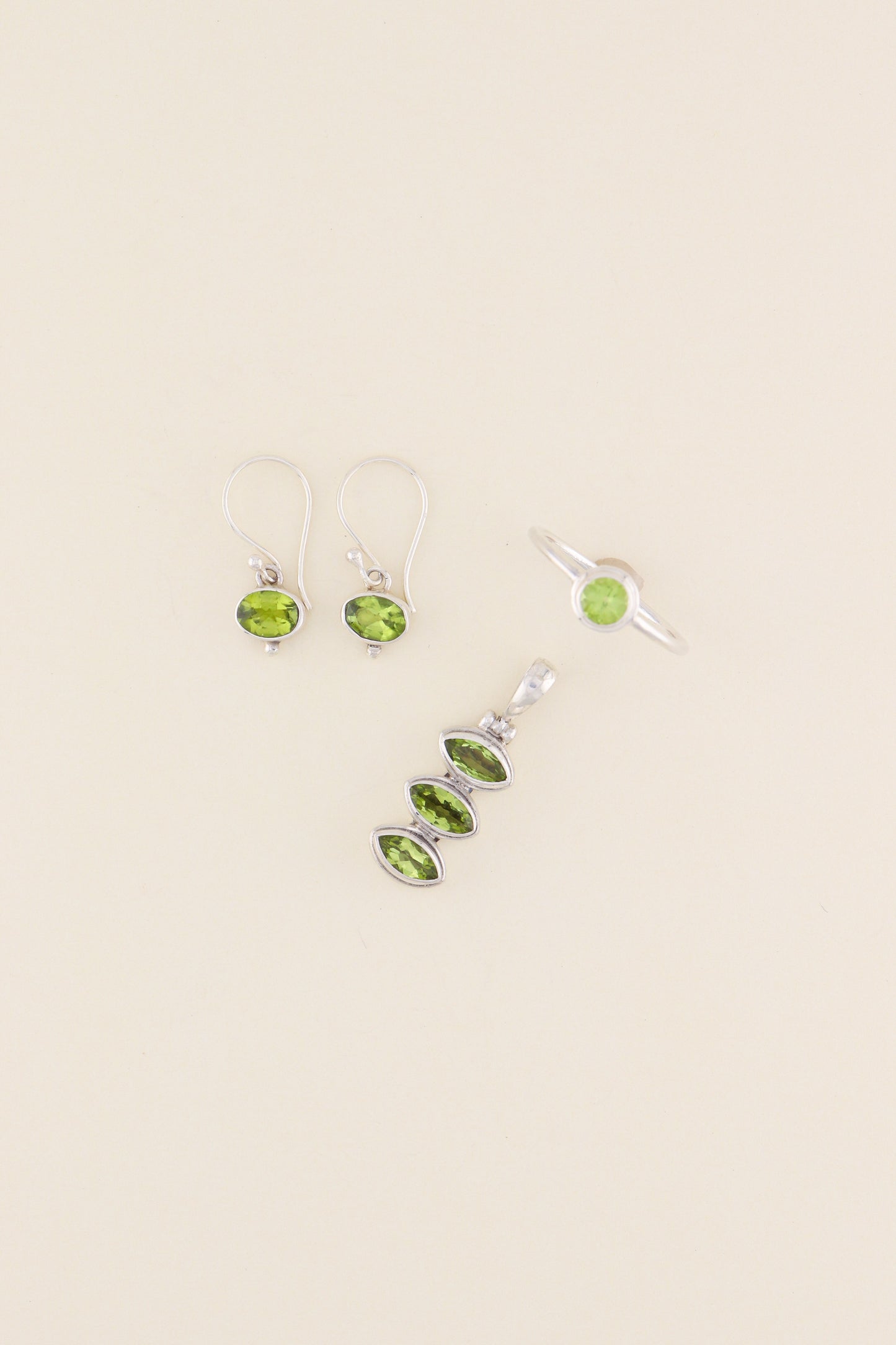 Peridot Earrings | PERIE8