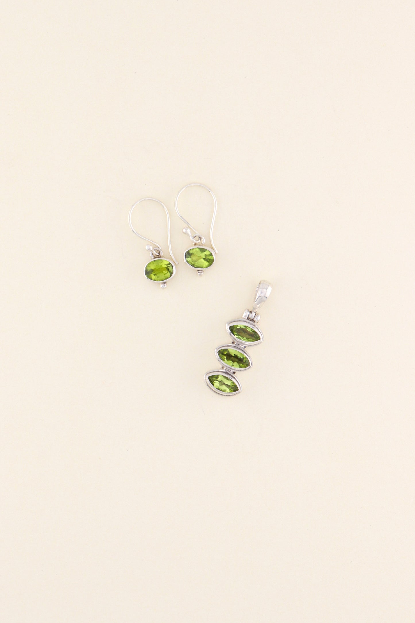 Peridot Earrings | PERIE8