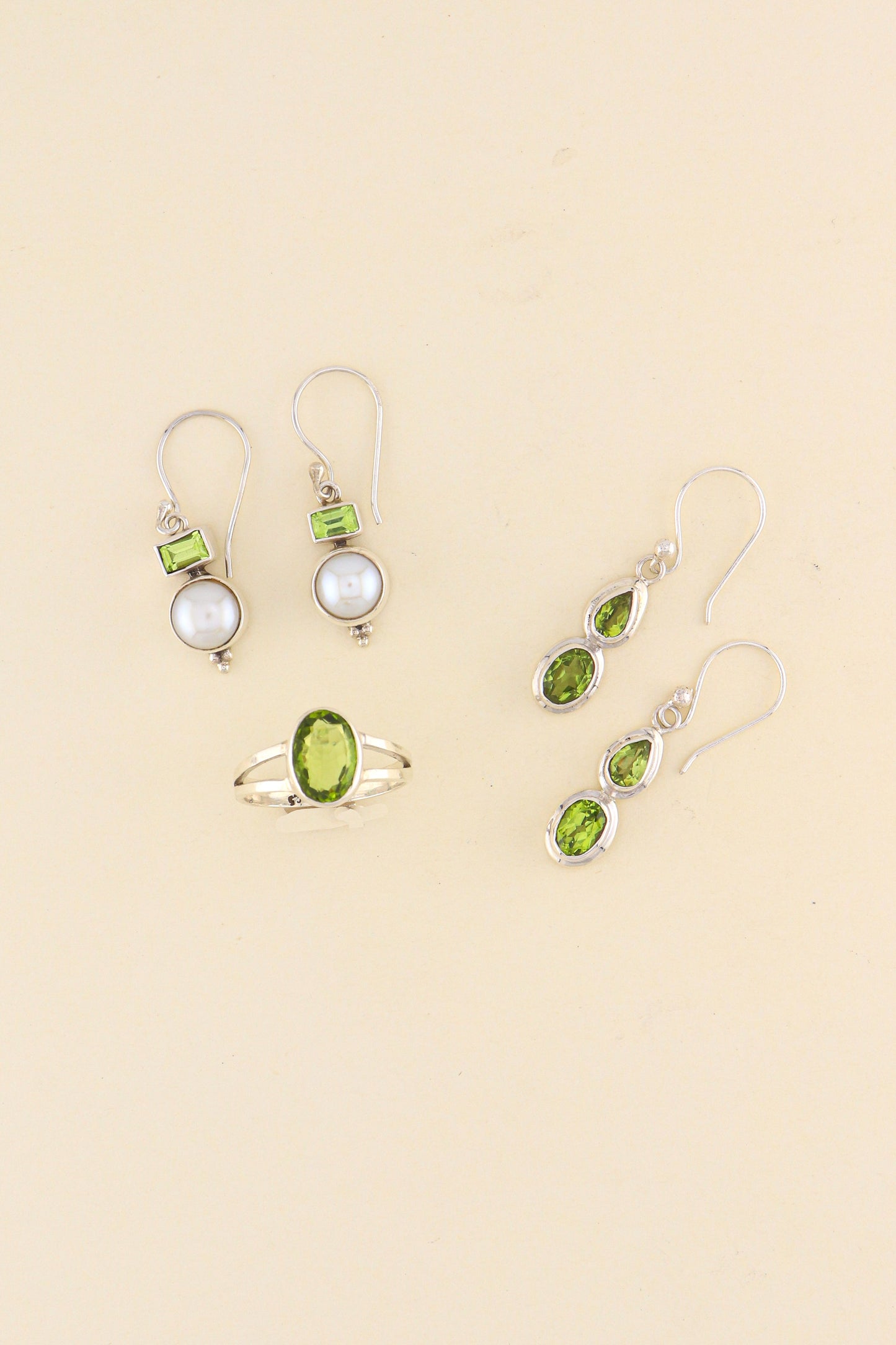 Freshwater Pearl and Peridot Earrings | PERIE12