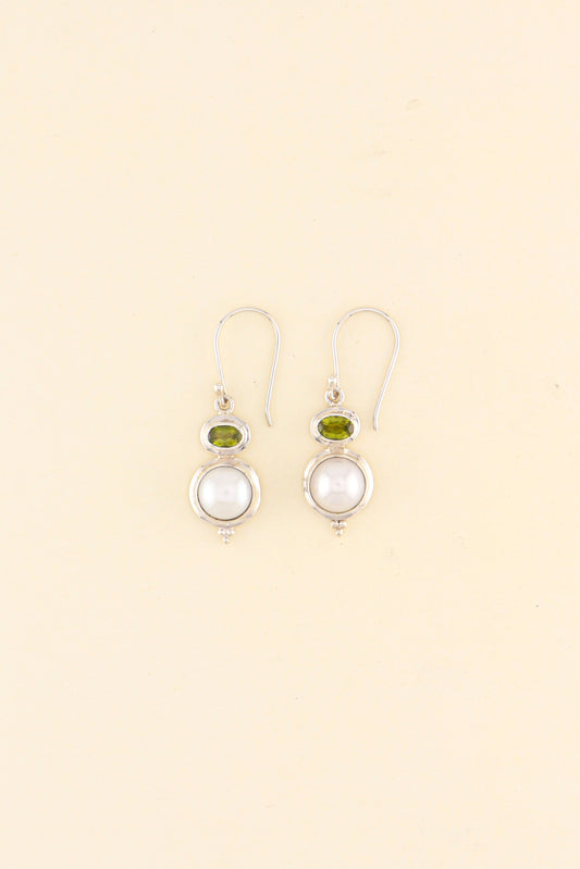 Freshwater Pearl and Peridot Earrings | PERIE11