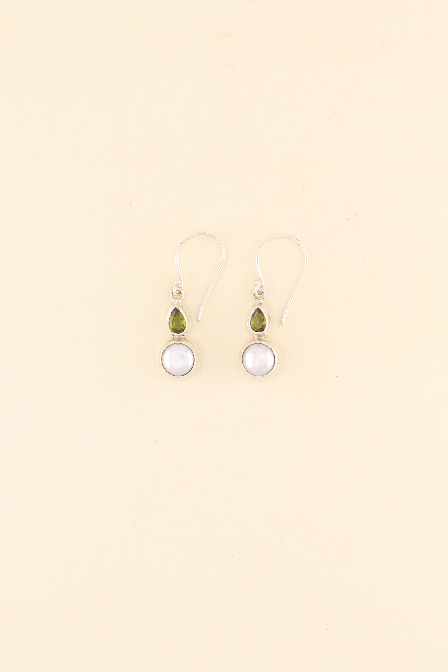 Freshwater Pearl and Peridot Earrings | PERIE21