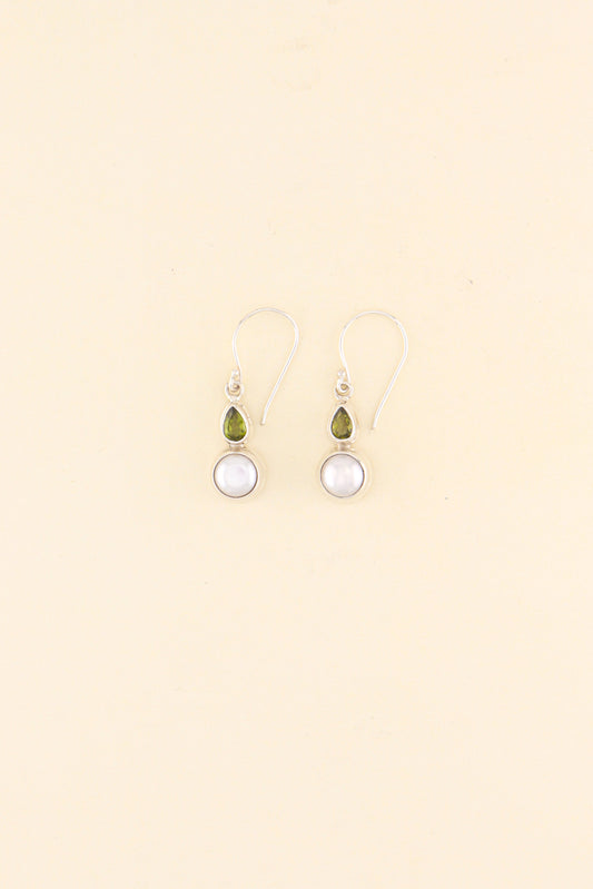 Freshwater Pearl and Peridot Earrings | PERIE21