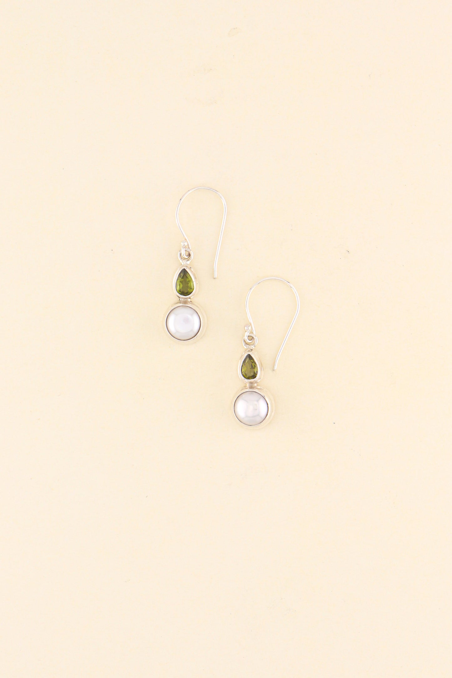 Freshwater Pearl and Peridot Earrings | PERIE21