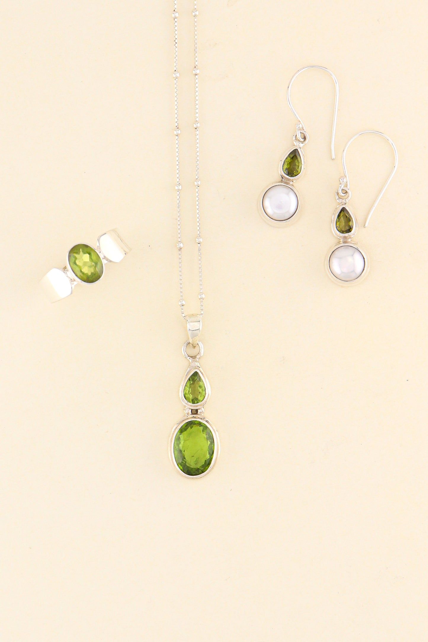 Freshwater Pearl and Peridot Earrings | PERIE21