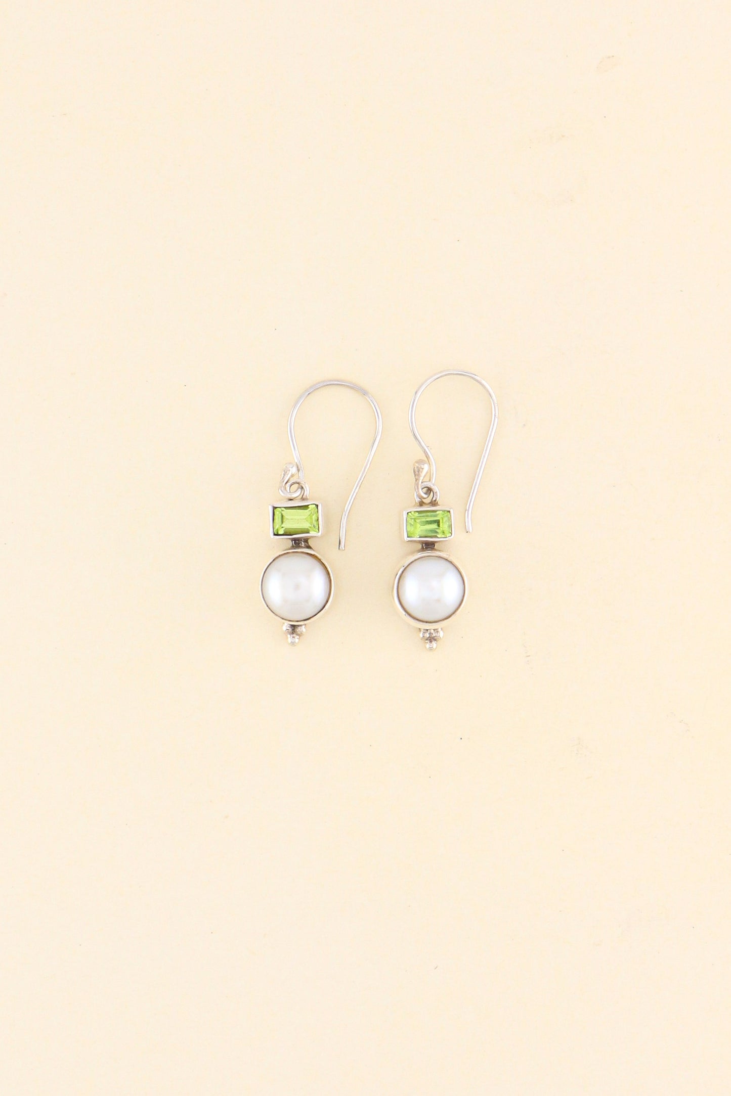 Freshwater Pearl and Peridot Earrings | PERIE12