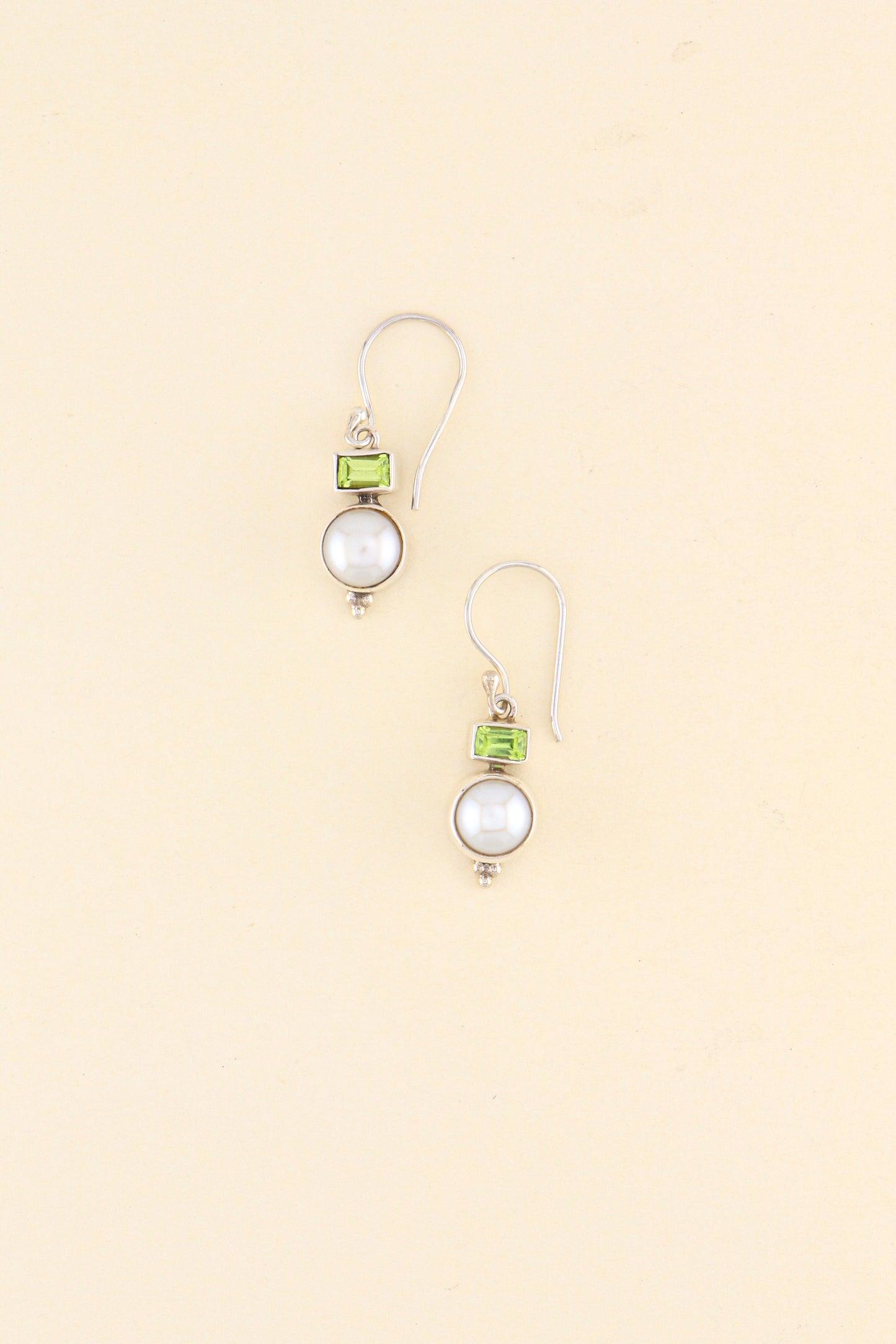 Freshwater Pearl and Peridot Earrings | PERIE12